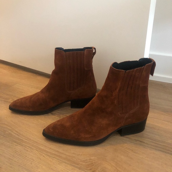 Simons Shoes - 🍂Simons Suede Western Bootie 🤠